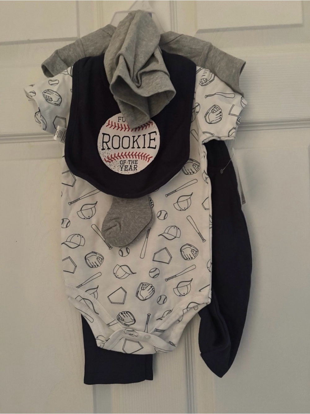 New Hudson Baby 6 Piece Layette Set Size 9-12 Months
